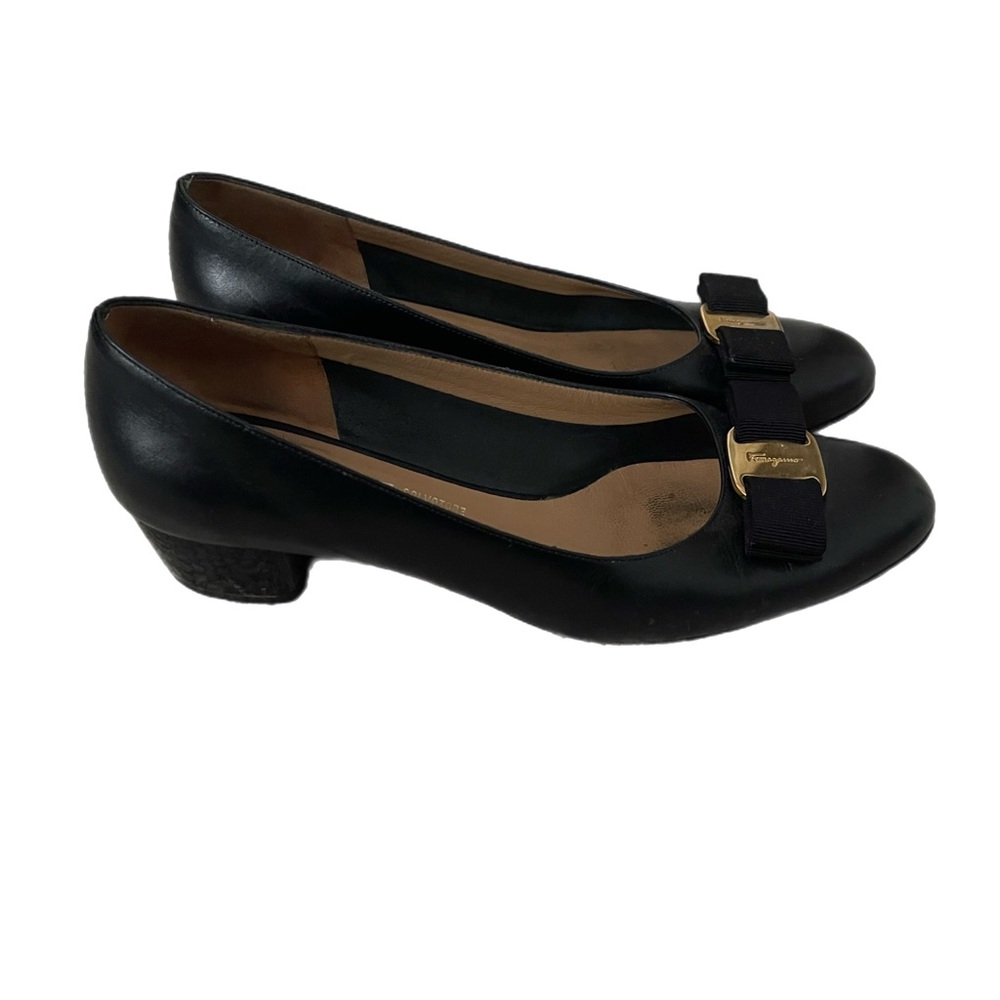 Salvatore Ferragamo Vara Pump - Size 8 - Picture 5 of 11